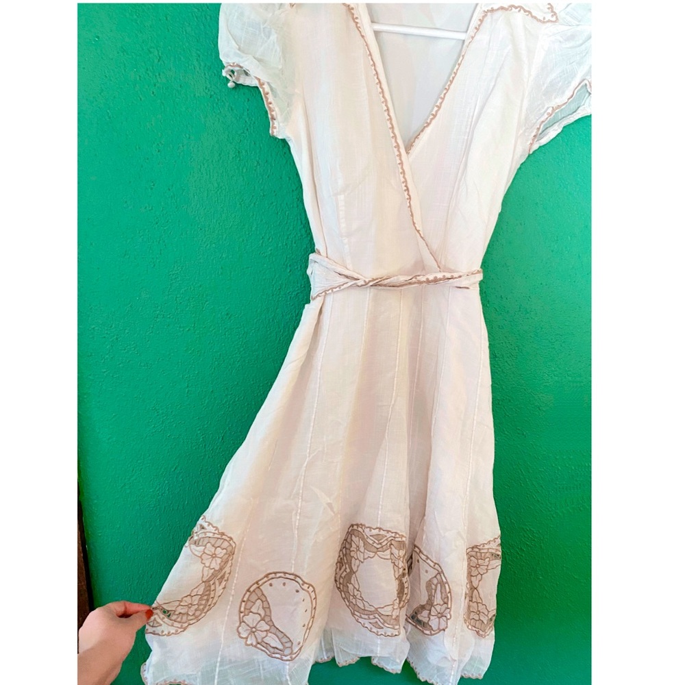 BCBG embroidered cotton dress!